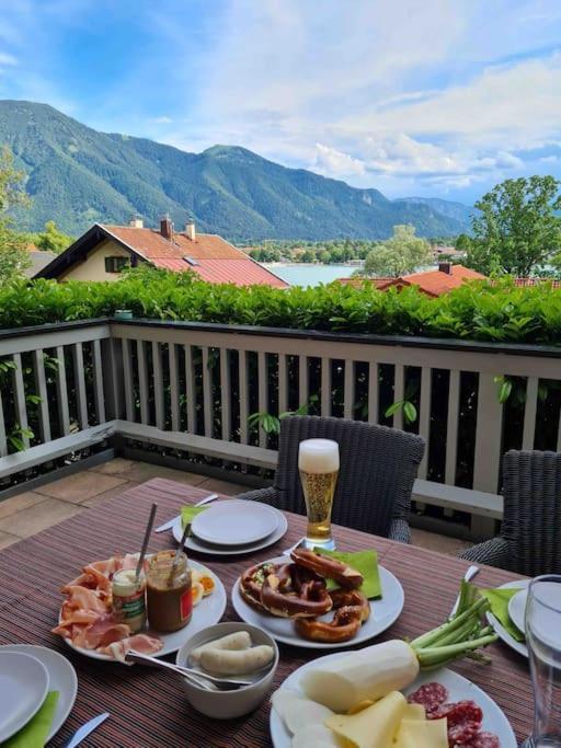 See- Und Bergblick In Bestlage Am Tegernsee Exterior foto