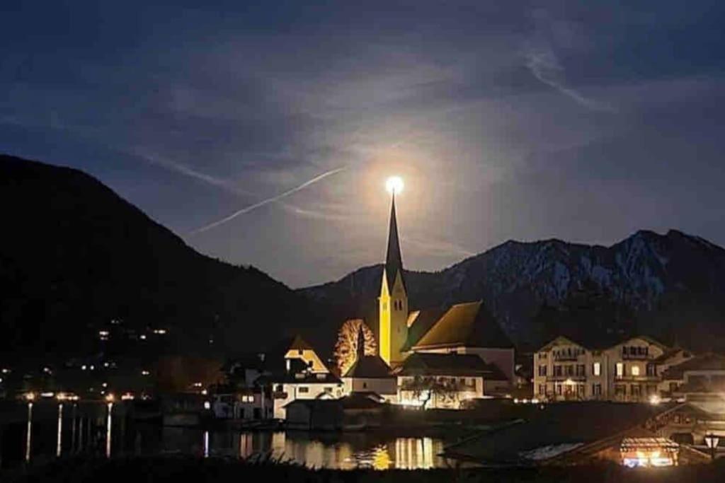See- Und Bergblick In Bestlage Am Tegernsee Exterior foto