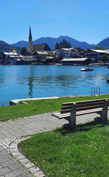 See- Und Bergblick In Bestlage Am Tegernsee Exterior foto