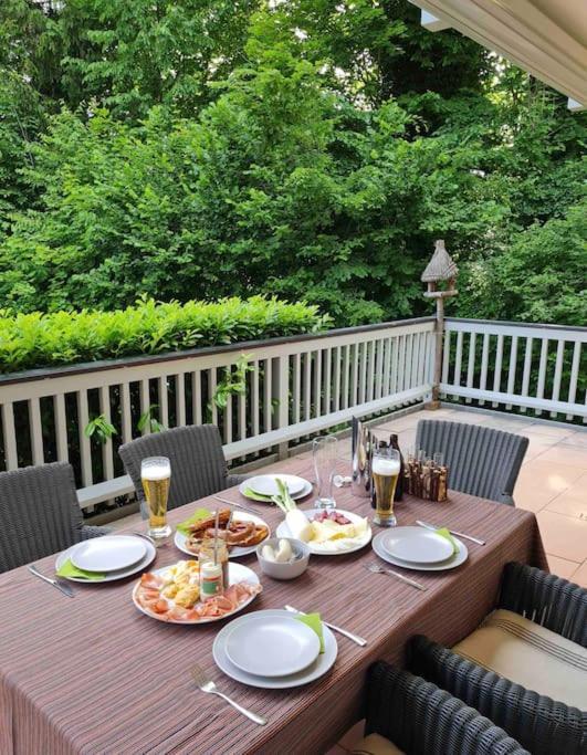 See- Und Bergblick In Bestlage Am Tegernsee Exterior foto